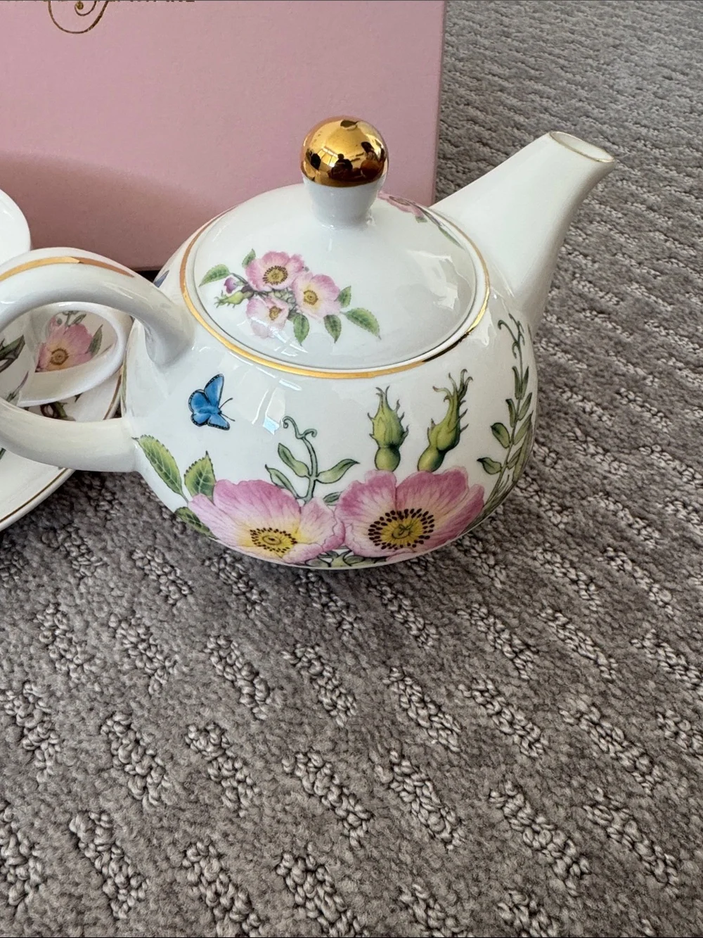Grace & Steaware Pink Floral Porcelain Teapot and Teacup Set